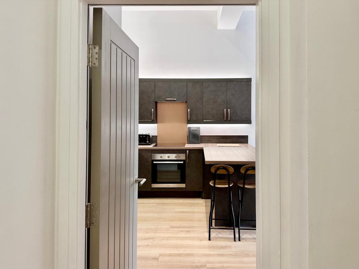 Fountain Apartment No 2 With Free Parking York Bagian luar foto
